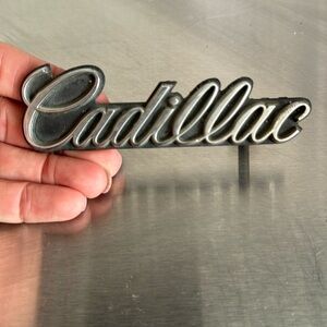 CADILLAC GRILL EMBLEM (VINTAGE 1979-1992) PART # 1624421.